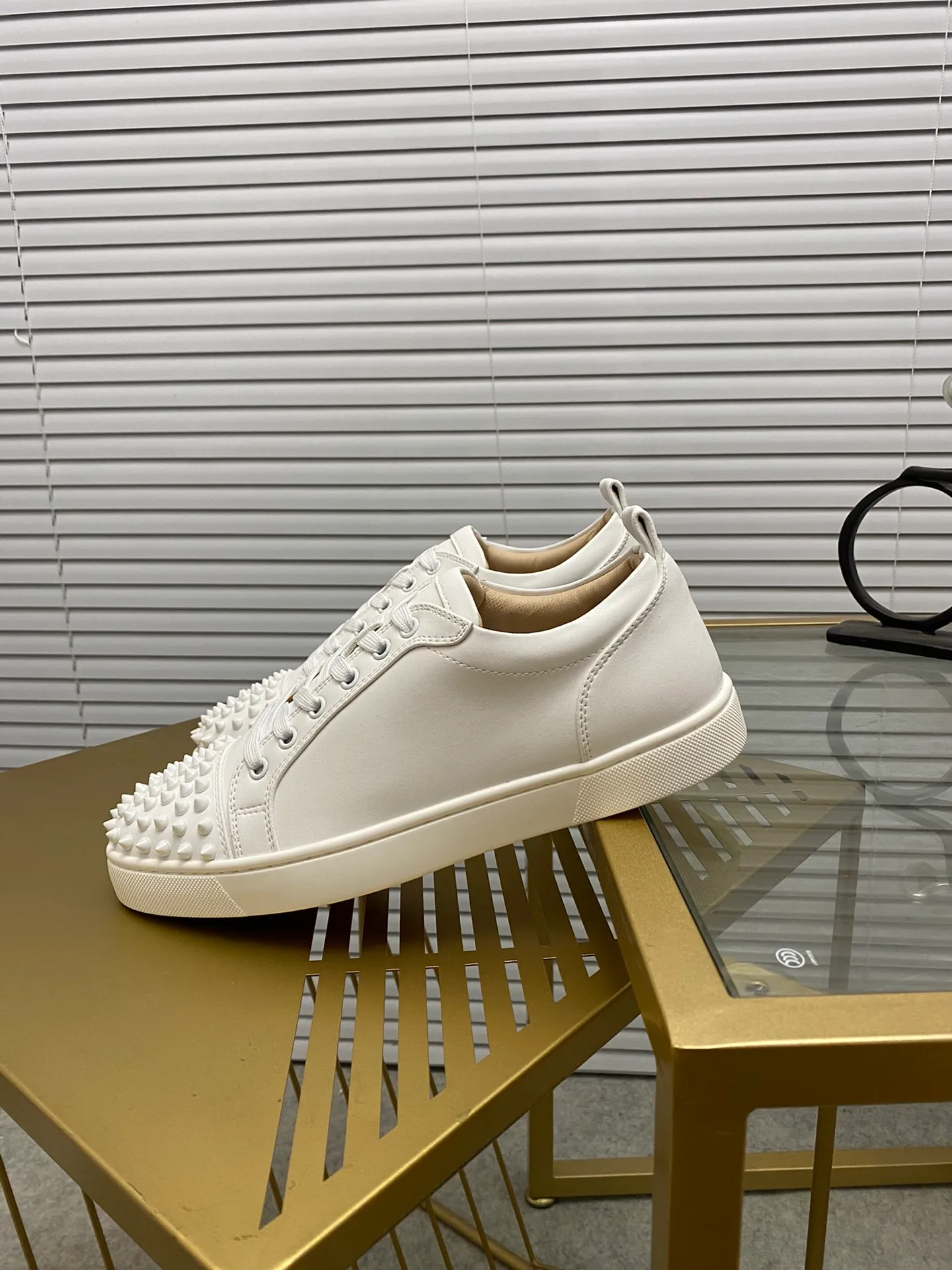 Ex-factory price 420. christian louboutin (CL red sole shoes) counter nail series, high-top casual sneakers for couples 📢 📢 📢 Exclusive hot style release 🎈🎈💪 Movable latex feet 👻 Finished outsole stitching line [satisfied] 😝Female 35-40# Male 38#-46, global supply😝 [Top version]: Original imported cowhide upper, top original leather lining, original molded TPU outsole, original 1:1 detail processing, original shoe last, large quantities in stock, rest assured as shown above